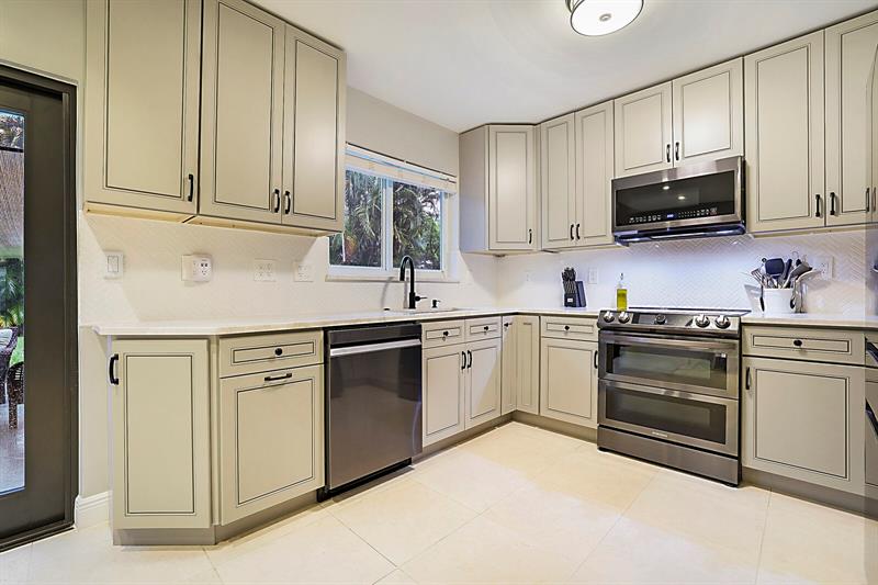 Image 18 of 29 For 1701 32nd Ct
