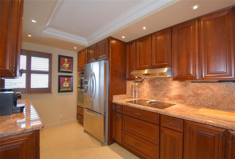 Image 14 of 48 For 1012 Ocean Blvd  903