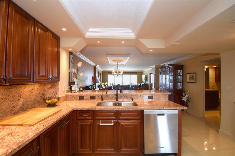 Image 17 of 48 For 1012 Ocean Blvd  903