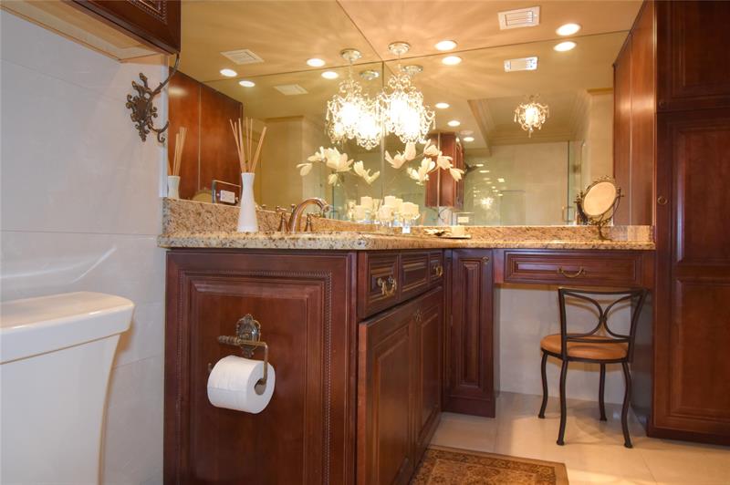 Image 33 of 48 For 1012 Ocean Blvd  903