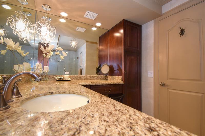 Image 34 of 48 For 1012 Ocean Blvd  903