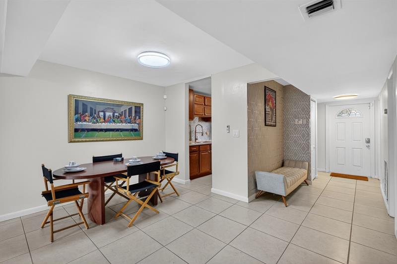 Image 19 of 64 For 5717 17th Ct  2
