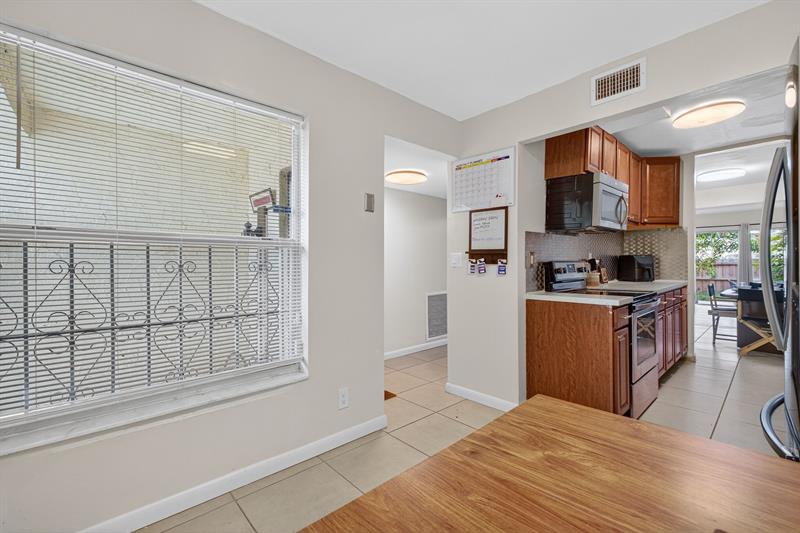 Image 29 of 64 For 5717 17th Ct  2
