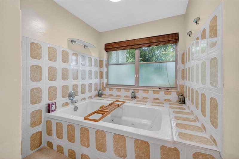 Image 39 of 64 For 5717 17th Ct  2