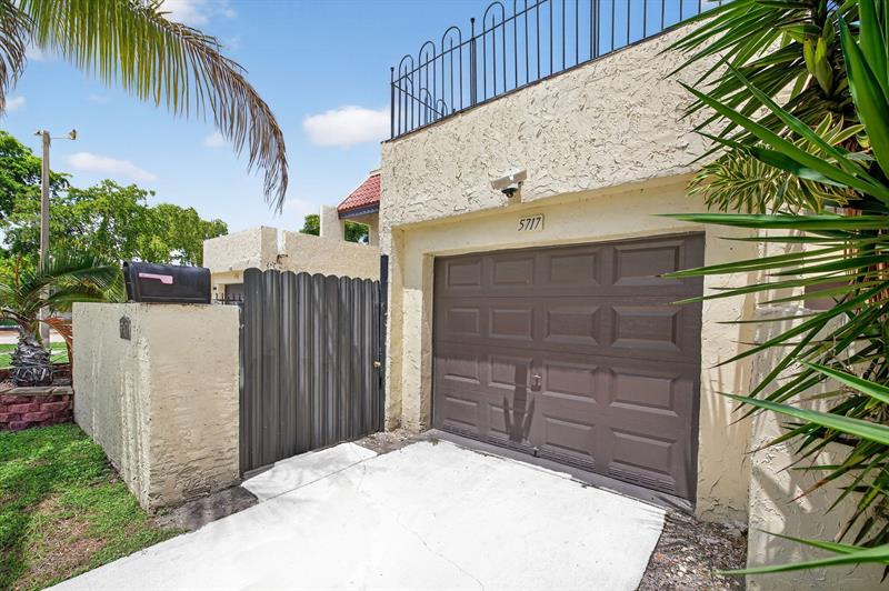 Image 6 of 64 For 5717 17th Ct  2