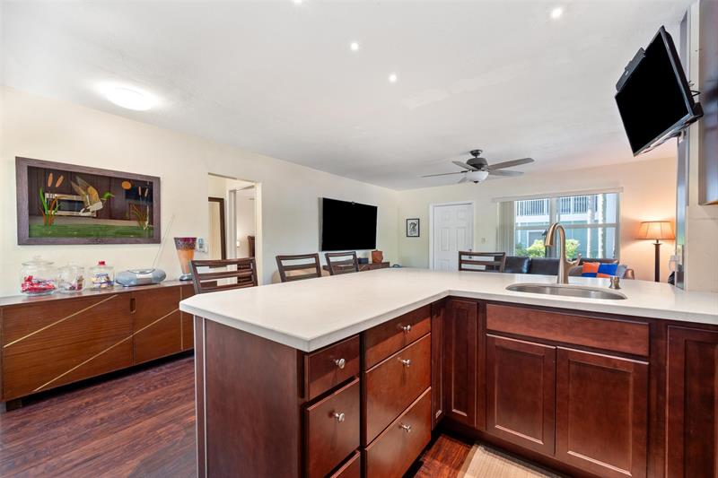 Image 11 of 15 For 1930 Jackson St  1