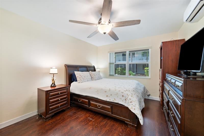 Image 12 of 15 For 1930 Jackson St  1