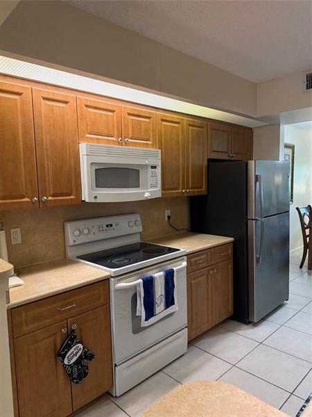 Image 11 of 29 For 1601 Abaco Dr  L4