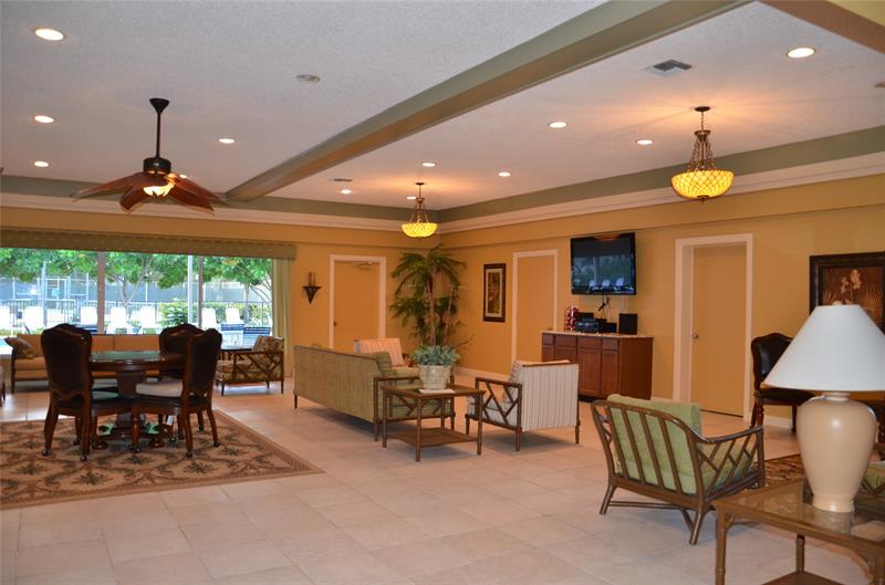 Image 18 of 30 For 6201 Bay Club Dr  4