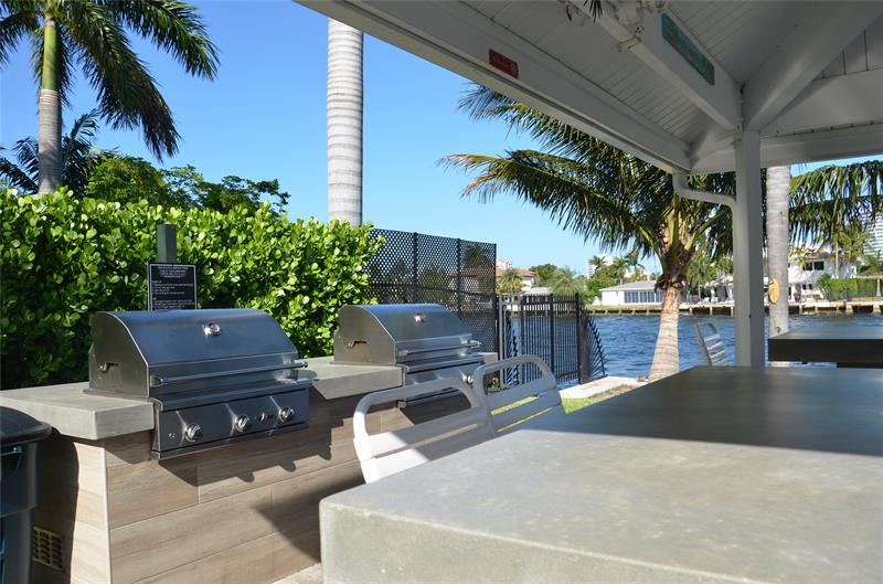 Image 25 of 30 For 6201 Bay Club Dr  4