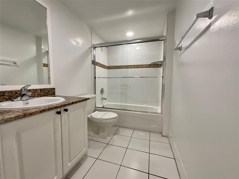 Image 10 of 16 For 19455 10 Ave  1-428