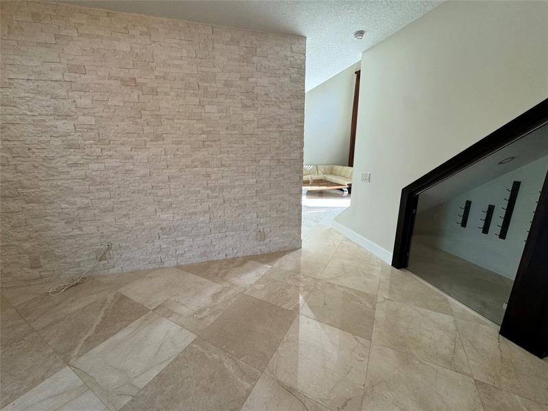 Image 5 of 15 For 6733 81 Court