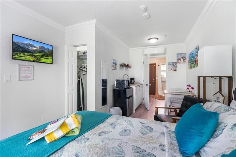 Image 6 of 14 For 2625 13th Ct  6