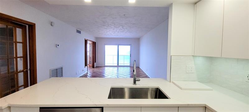 Image 10 of 24 For 6000 Ocean Blvd  7c