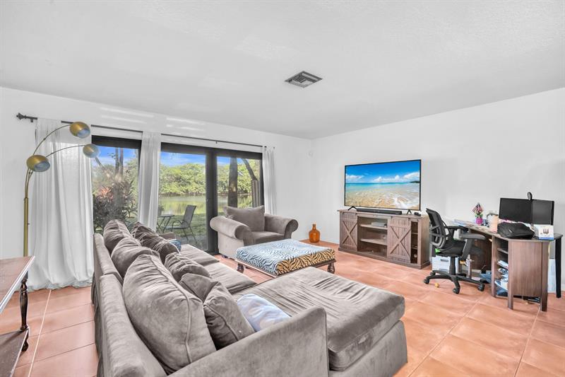 Image 11 of 34 For 3815 Carambola Cir  28108