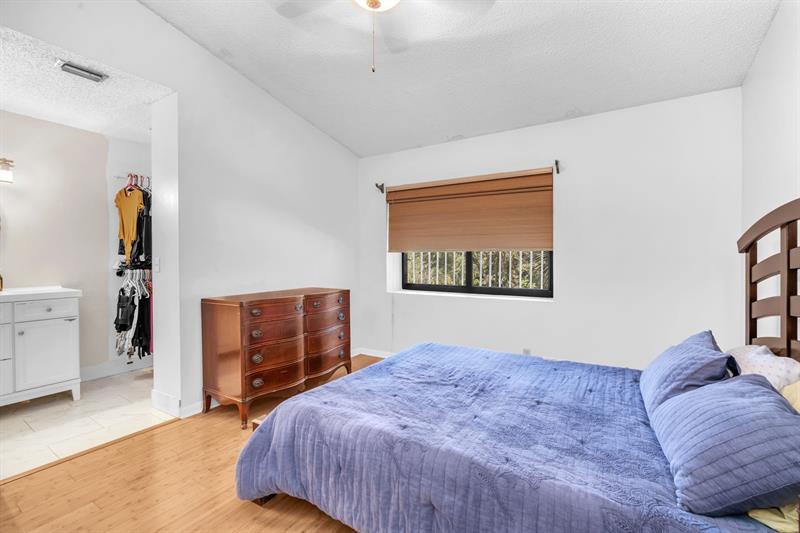 Image 19 of 34 For 3815 Carambola Cir  28108