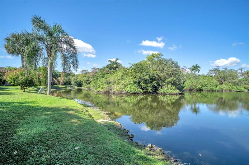 Image 31 of 34 For 3815 Carambola Cir  28108
