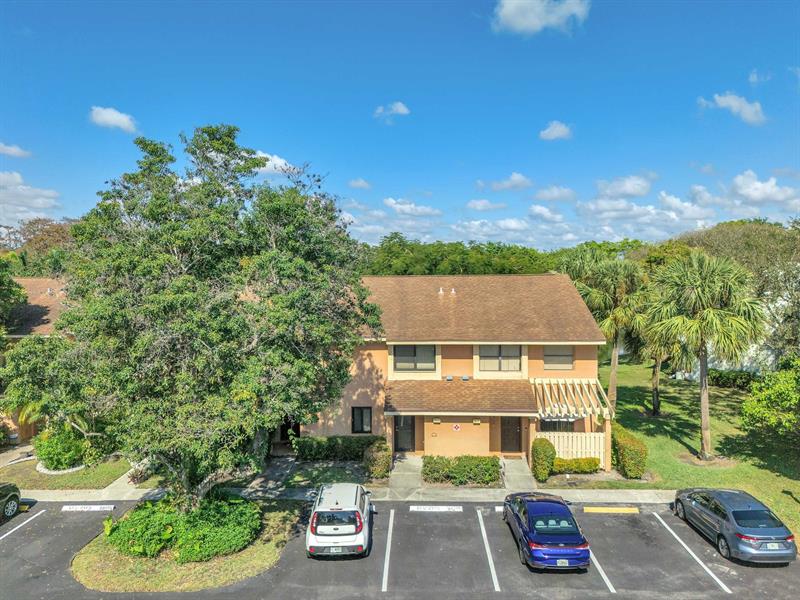 Image 4 of 34 For 3815 Carambola Cir  28108