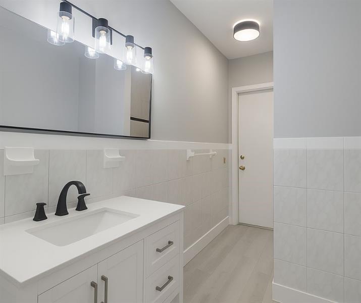 Image 19 of 20 For 14715 Spur Dr
