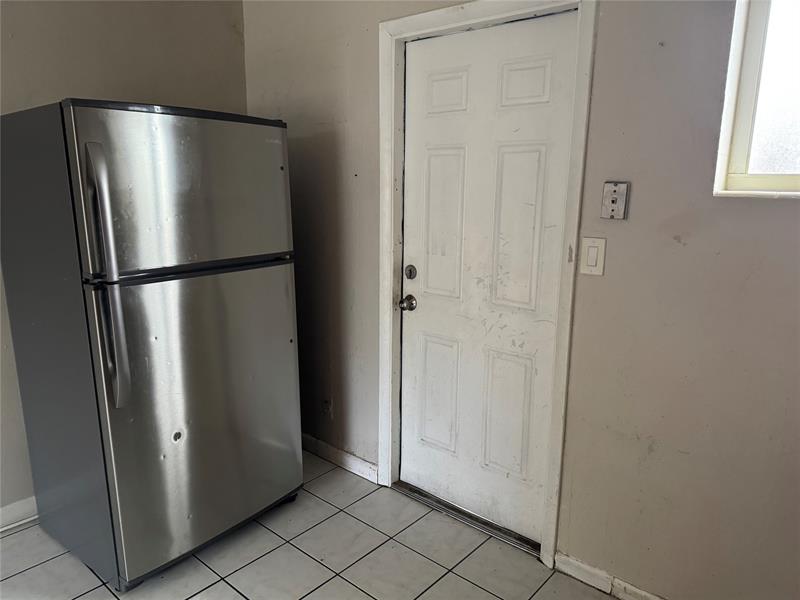 Image 11 of 22 For 911 15th Ter  1