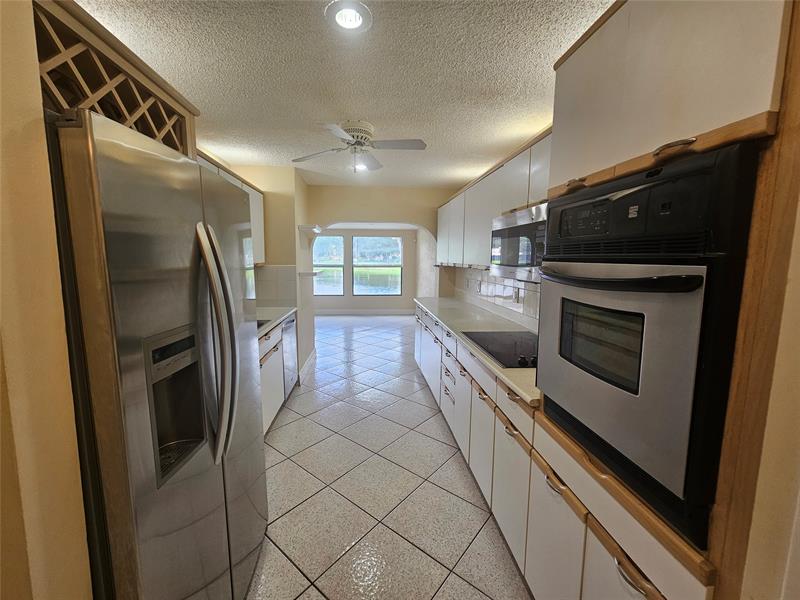 Image 4 of 27 For 633 Deer Creek Lake Point North Ln