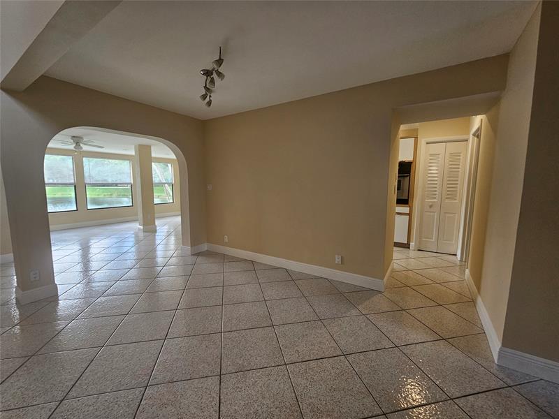 Image 5 of 27 For 633 Deer Creek Lake Point North Ln
