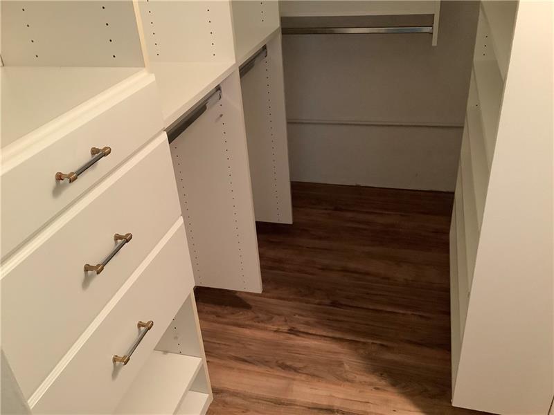 Image 18 of 29 For 557 Monaco L  557