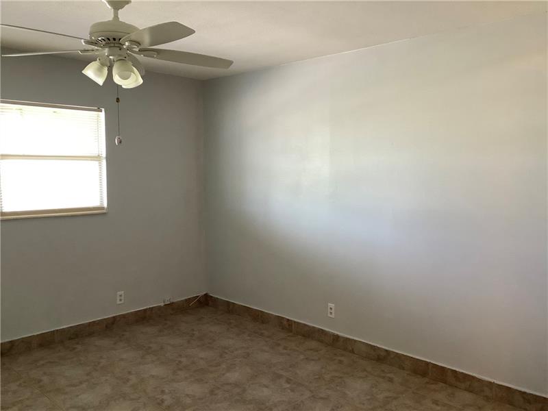 Image 21 of 29 For 557 Monaco L  557