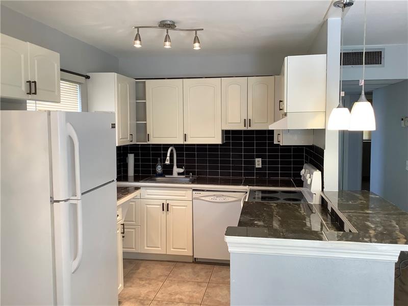 Image 7 of 29 For 557 Monaco L  557