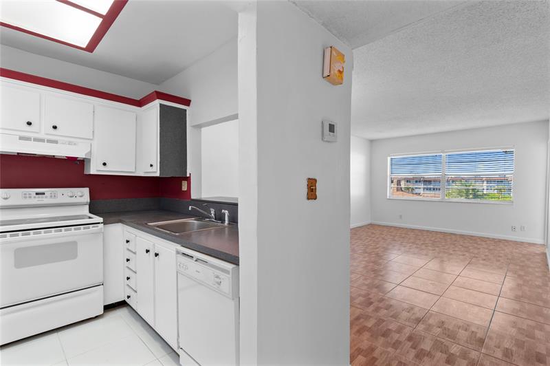 Image 7 of 24 For 4705 35th St  609