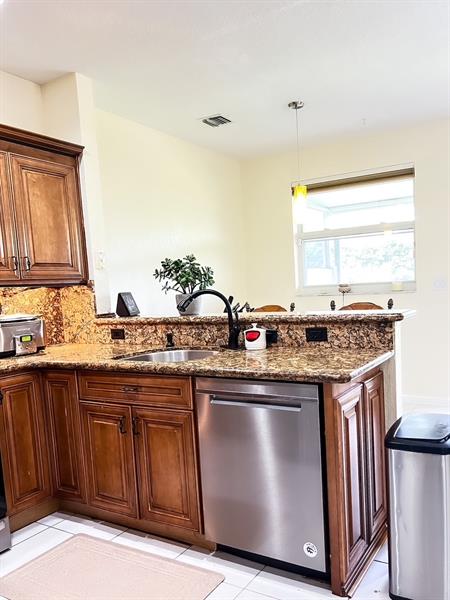 Image 14 of 46 For 11609 47th Dr