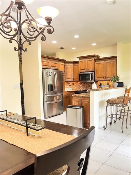 Image 17 of 46 For 11609 47th Dr