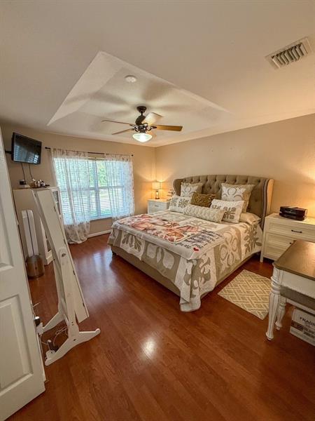 Image 27 of 46 For 11609 47th Dr