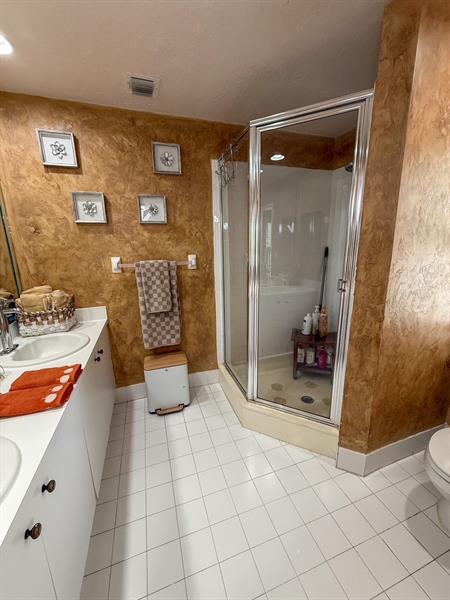 Image 29 of 46 For 11609 47th Dr