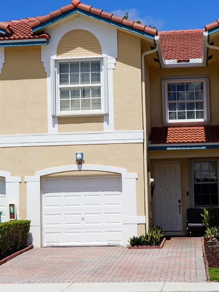 Image 3 of 46 For 11609 47th Dr