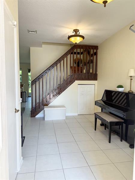 Image 7 of 46 For 11609 47th Dr
