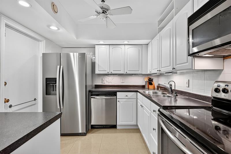 Image 11 of 26 For 1881 Middle River Dr  301