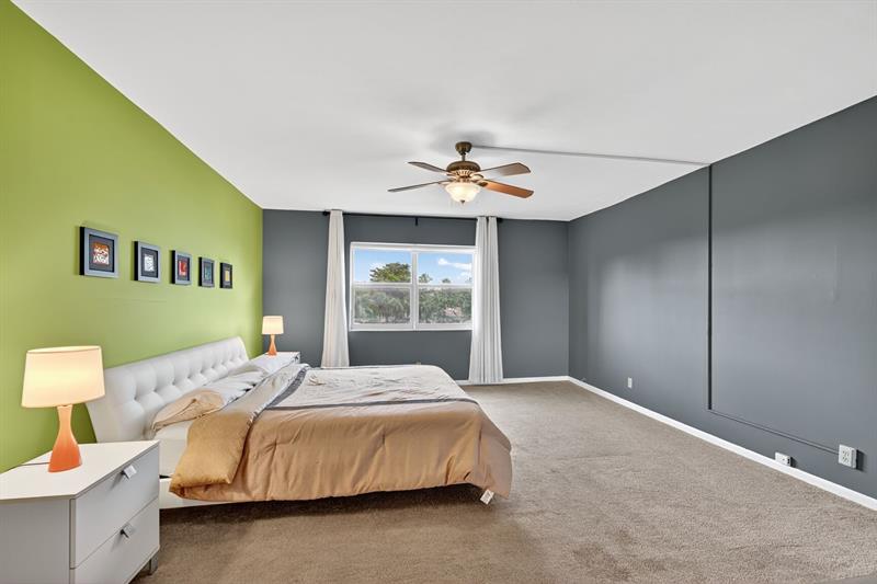 Image 15 of 26 For 1881 Middle River Dr  301