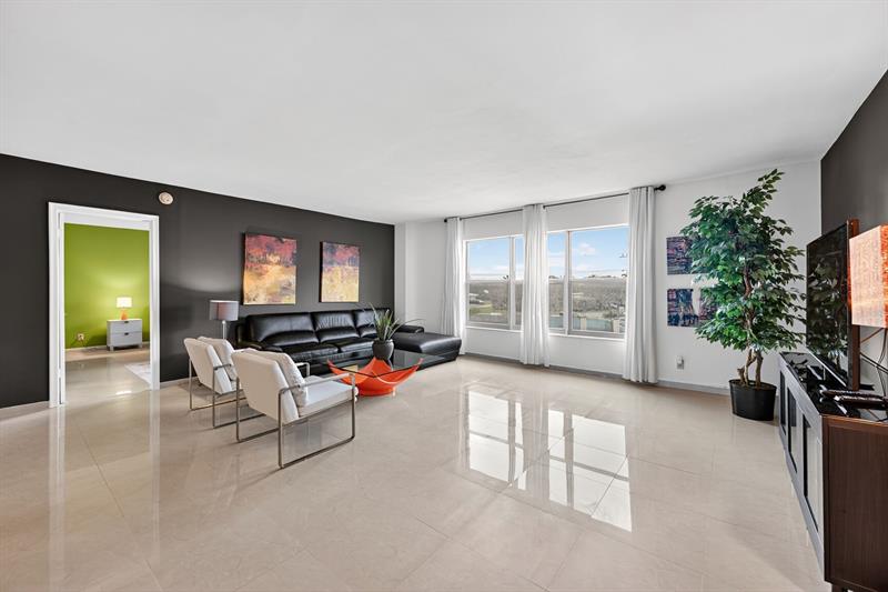 Image 5 of 26 For 1881 Middle River Dr  301
