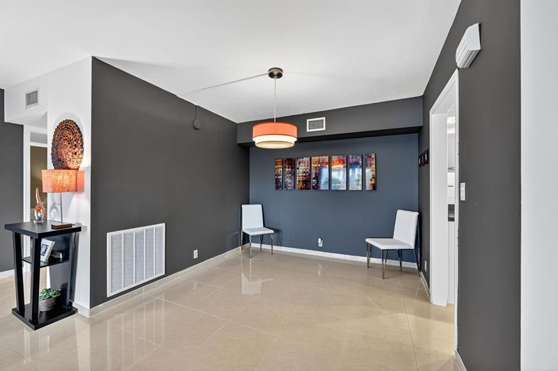 Image 9 of 26 For 1881 Middle River Dr  301