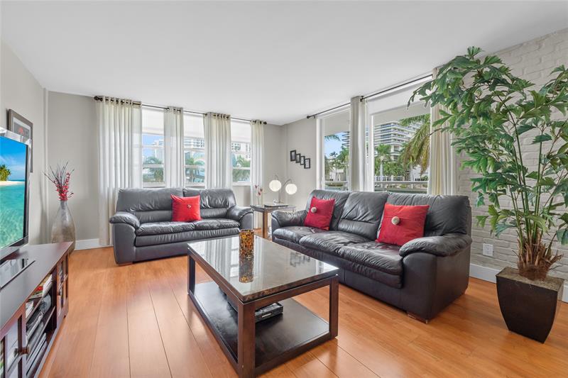 Image 17 of 25 For 1849 Ocean Dr  215