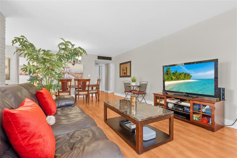 Image 18 of 25 For 1849 Ocean Dr  215