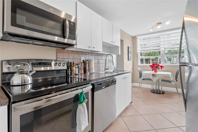 Image 21 of 25 For 1849 Ocean Dr  215