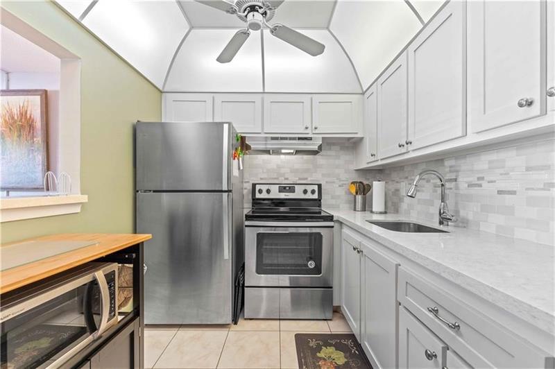 Image 4 of 15 For 1088 Harwood F