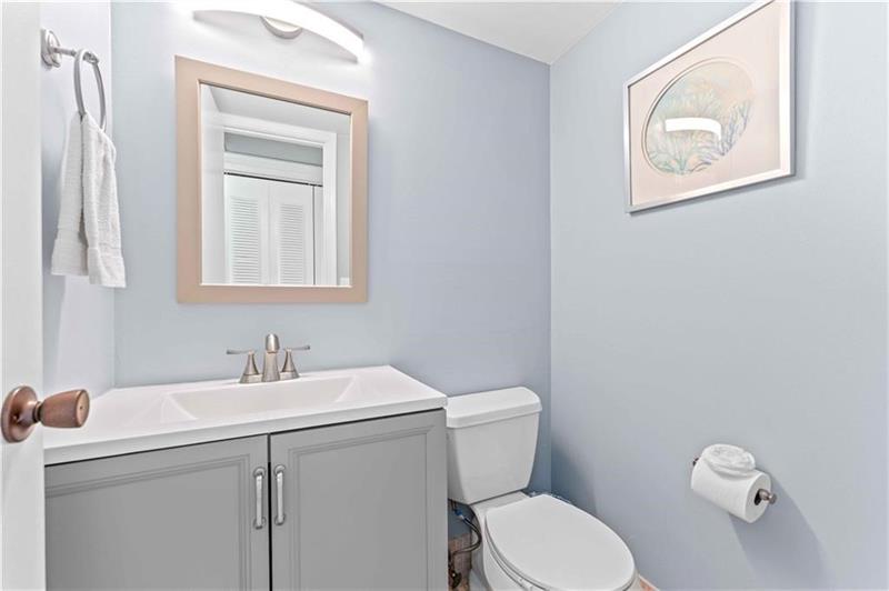 Image 6 of 15 For 1088 Harwood F