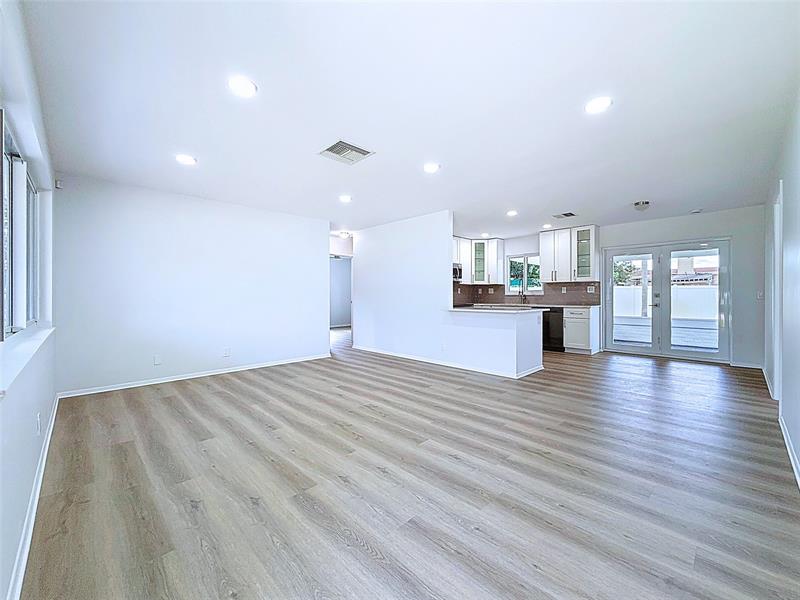 Image 3 of 17 For 12 13th St  