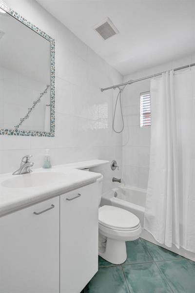 Image 18 of 31 For 1418 56th Ct  E