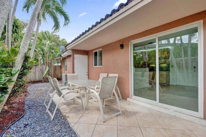 Image 24 of 31 For 1418 56th Ct  E