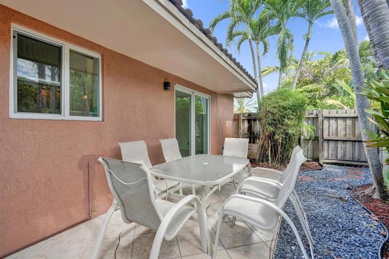 Image 25 of 31 For 1418 56th Ct  E