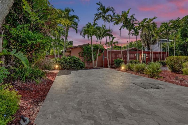Image 27 of 31 For 1418 56th Ct  E